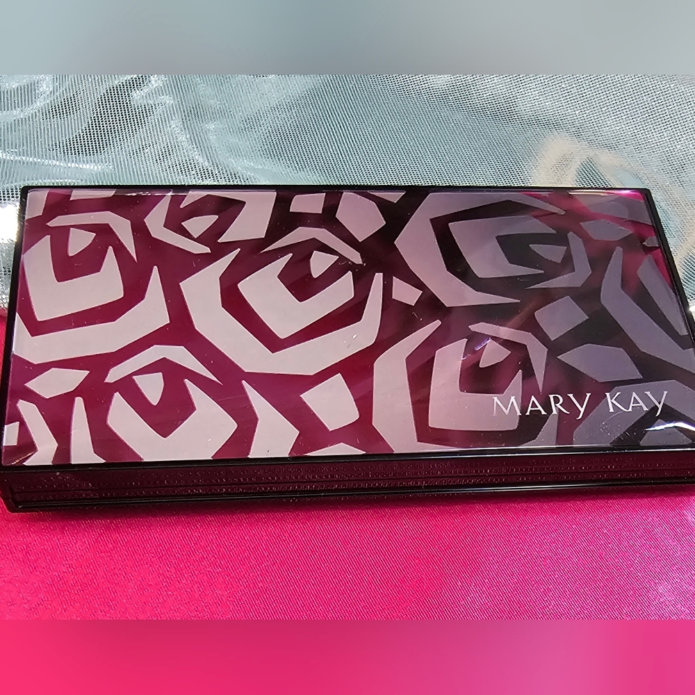 NIB Mary Kay Perfect Pallette